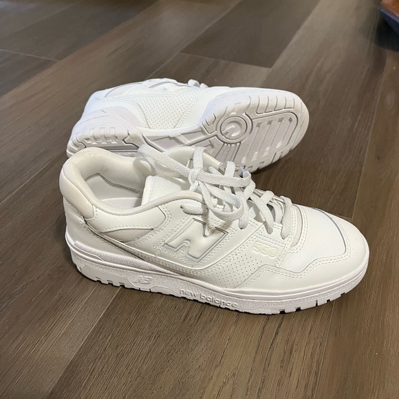 New Balance 550 - Picture 1 of 7